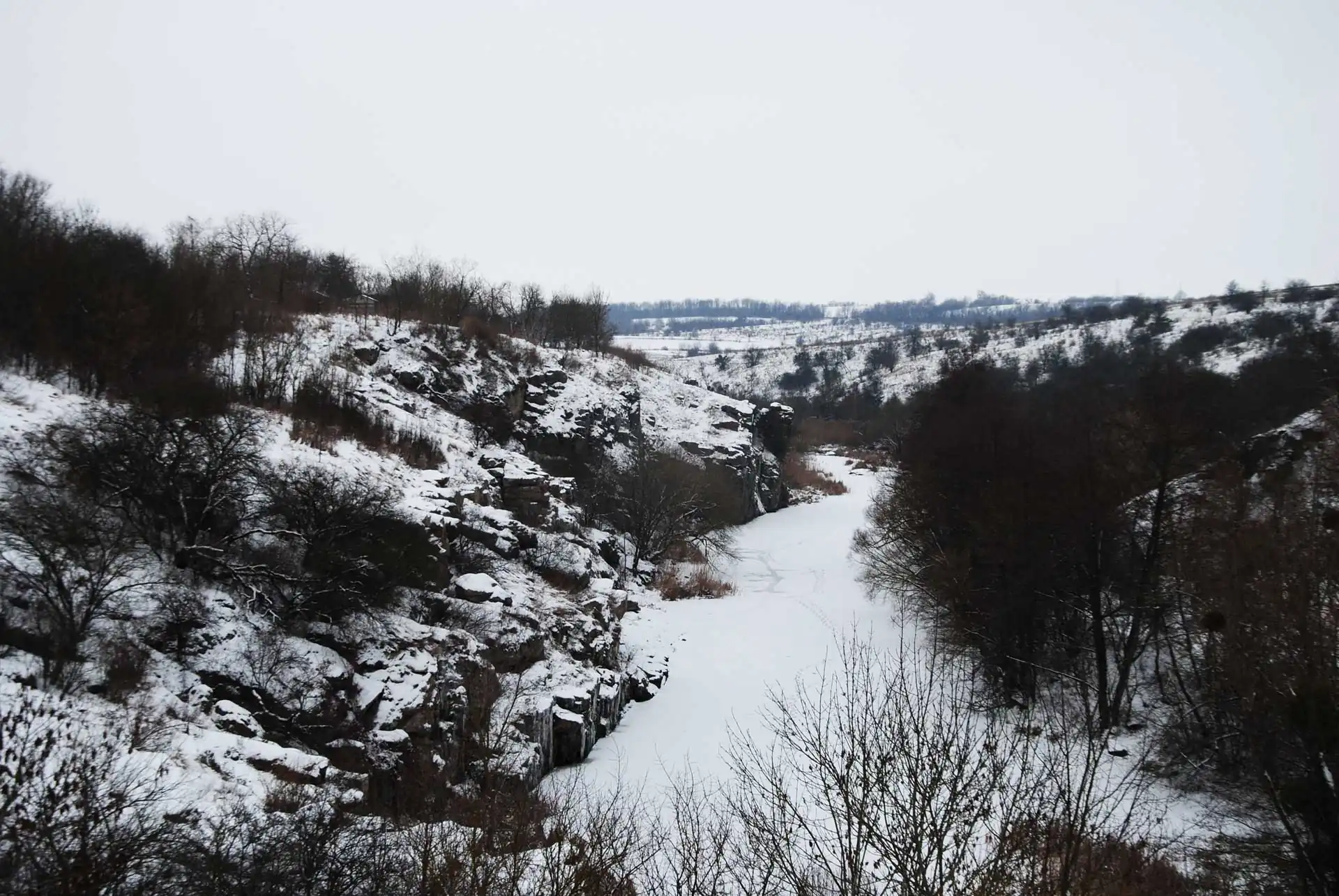 Долина річки Гірський Тікич у Буках взимку