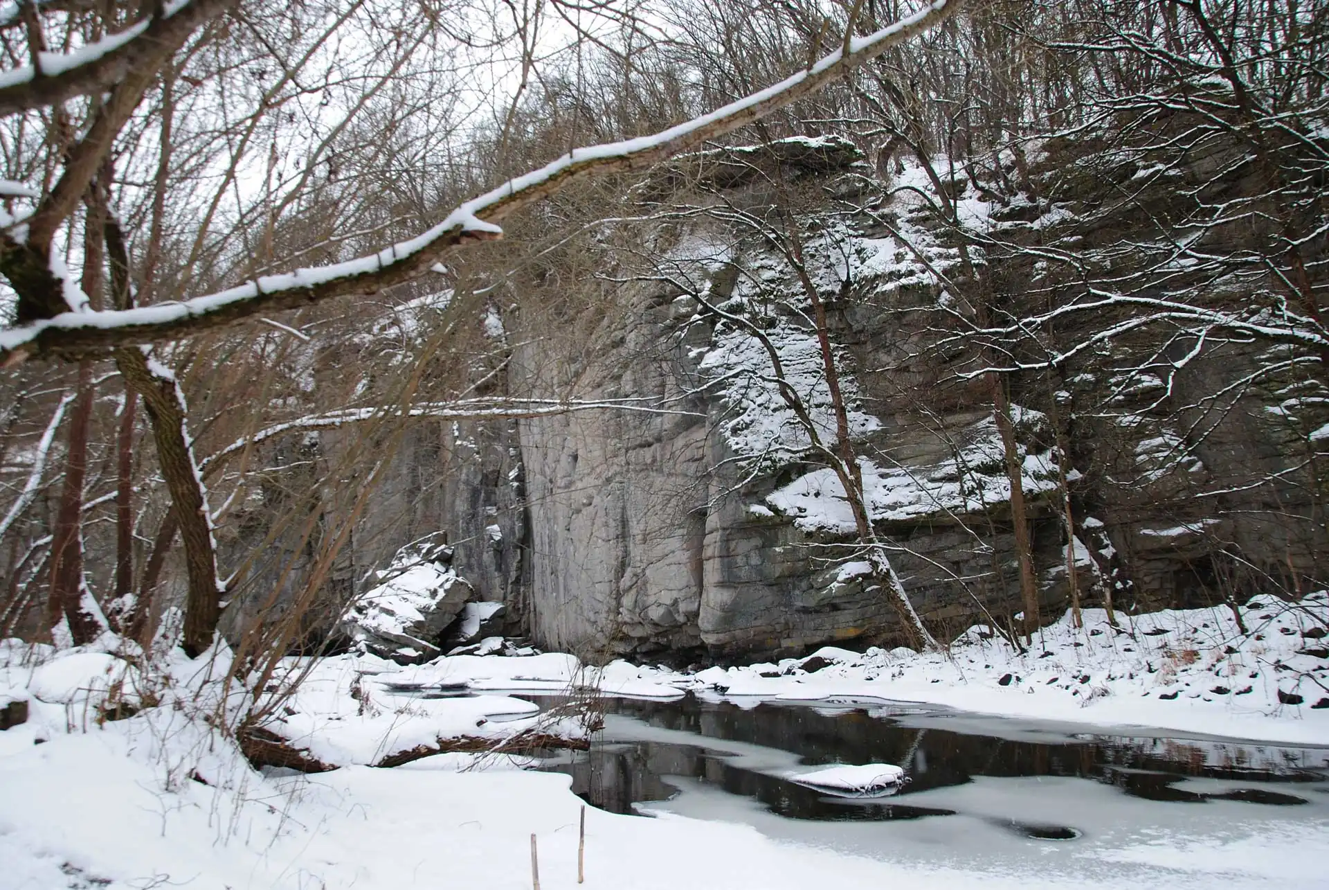 Скеля на Буцькому каньйоні взимку