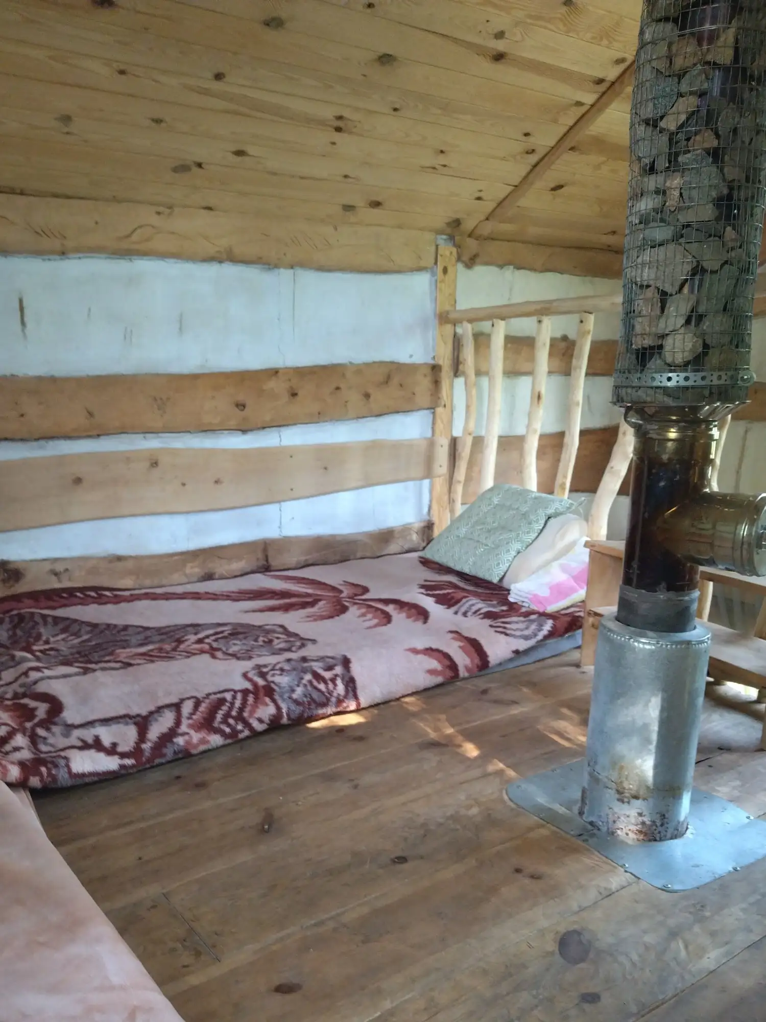 Переночувати на Буцькому каньйоні - Казак біля річки